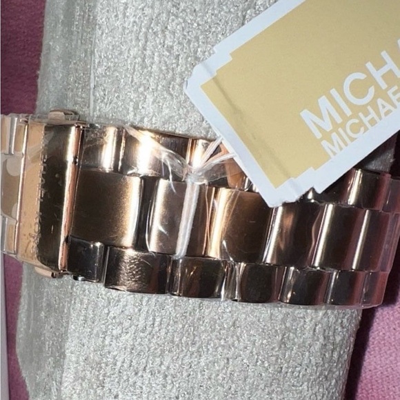 Authentic Michael Kors Slim Runway Rose Watch - Picture 6 of 6